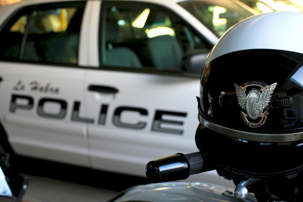 police car - motor helmet